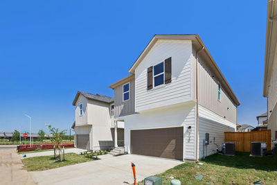 125 Maverick Ave — photo 2