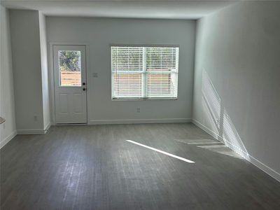 215 PARSONS — photo 2