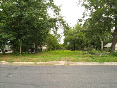 409 W Brenham St — photo 5