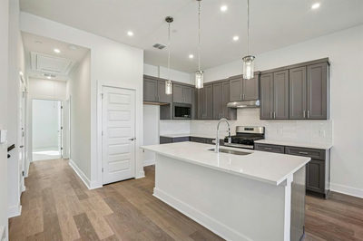 200 W 56th St #8103 — photo 5