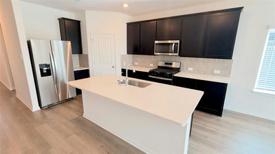 136 Woodbrook Dr — photo 2