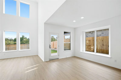 918 Kapok St — photo 3