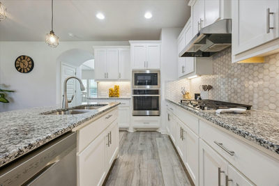 8720 Mina Dr — photo 3