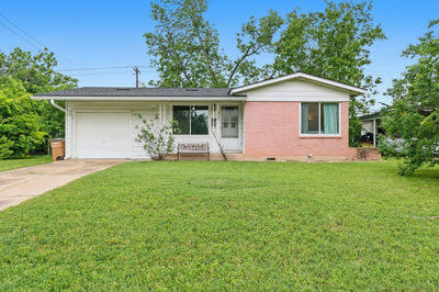 8207 Lazy Ln — photo 2