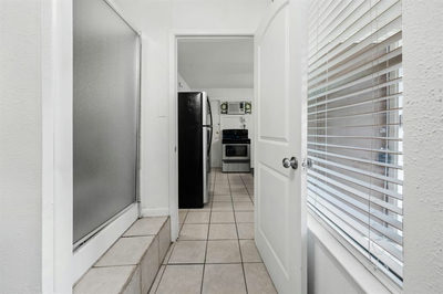 1010 W 23rd St #16 — photo 4