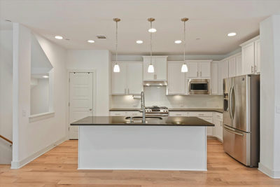 7209 Bassett Ct — photo 2