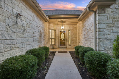 300 Brazos Dr — photo 3