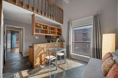 2210 Pearl St #301 — photo 2