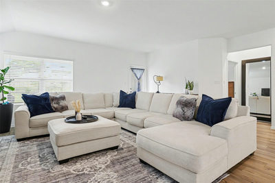 2333 Four Waters Loop — photo 4