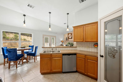 1103 Larkhall Dr — photo 4
