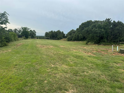 124 Oak Trail Dr — photo 3