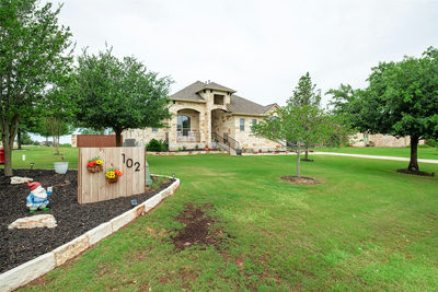 102 McCoy Cir — photo 2