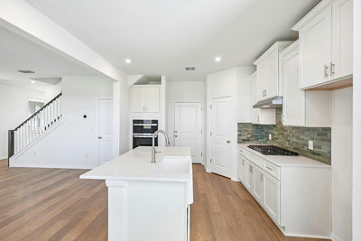 335 Young St — photo 4