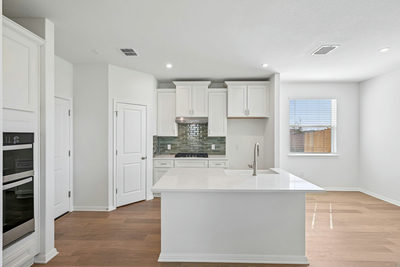 335 Young St — photo 3