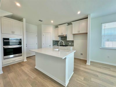 335 Young St — photo 4