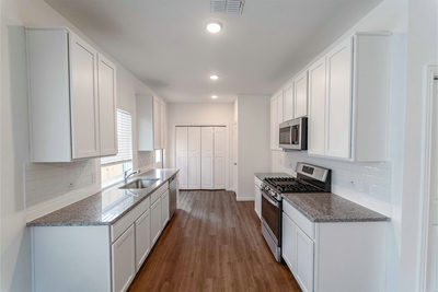 380 Kenai Dr — photo 2