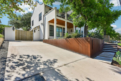 1915 Brackenridge St — photo 2