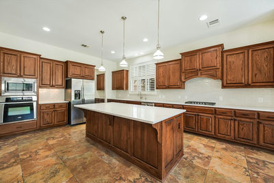 560 Aspen Dr — photo 3