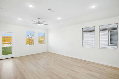214 Hornet St — photo 4