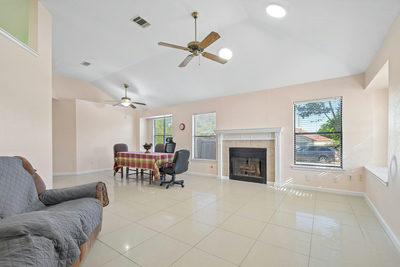 1801 Twisted Oak Dr — photo 2