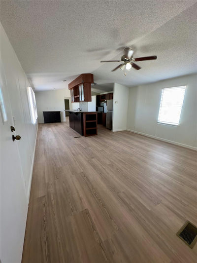 325 Lytton Ln — photo 4