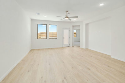 210 Hornet St — photo 5