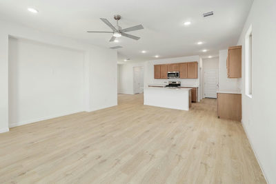210 Hornet St — photo 4