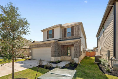 223 Hornet St — photo 2