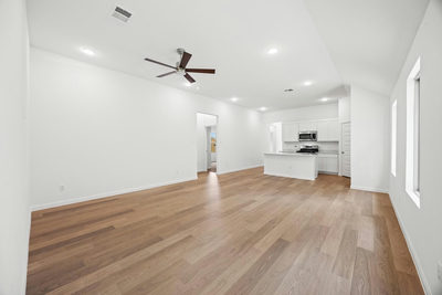 204 Hornet St — photo 5