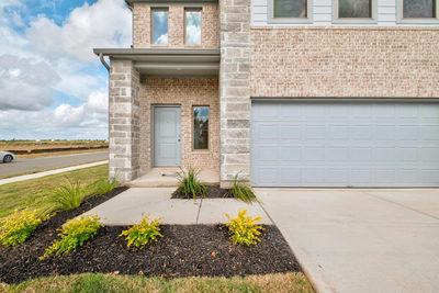 226 Hornet St — photo 2