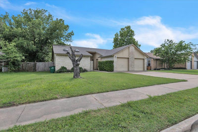8713 Pineridge Dr — photo 2