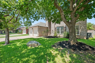 1304 Meadow Lark Dr — photo 2