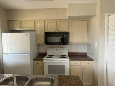 512 Lenora Dr — photo 5