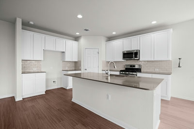 521 Falkland Trce — photo 4