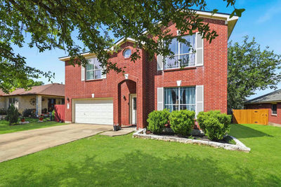 111 Brazos Ln — photo 2