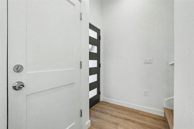 10903 Elm St — photo 3