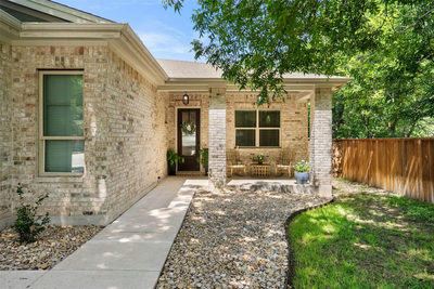 1410 Hart St — photo 4
