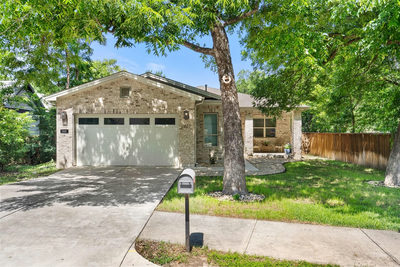 1410 Hart St — photo 2