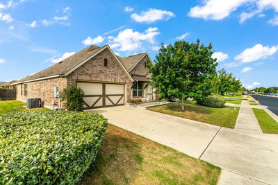 804 Farm House Dr — photo 2