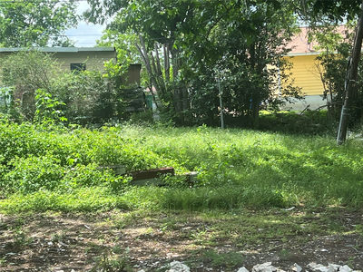 711 Burkett St — photo 3