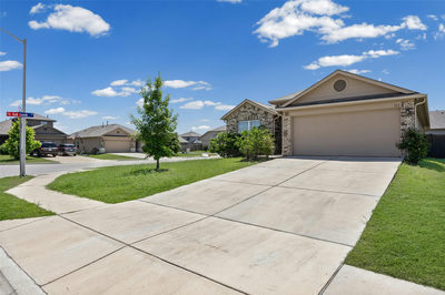111 Hess Dr — photo 2