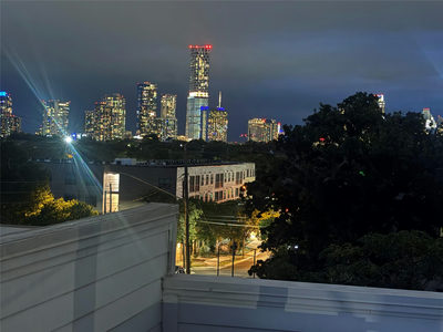 2108 Rosewood Ave #B — photo 3