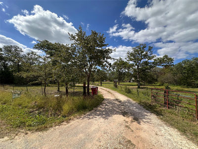 380 Woodlands Dr — photo 2