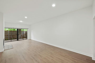 409 E 38th St #101 — photo 5