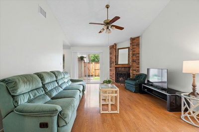 1617 W Braker Ln #B — photo 5
