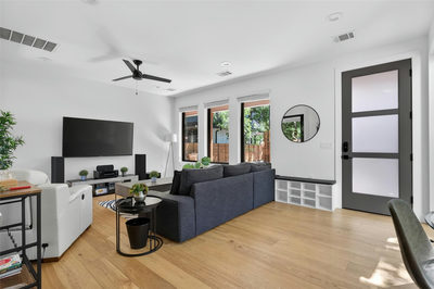 610 Clifford Dr #B — photo 3