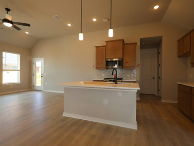 629 Clarissa St — photo 5