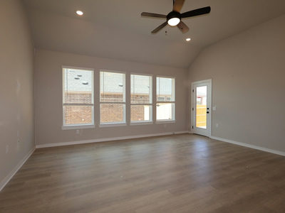 629 Clarissa St — photo 4
