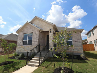 629 Clarissa St — photo 2