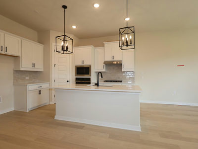 160 Champ Ave — photo 3